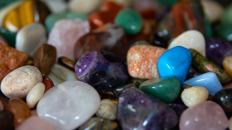 Carnelian: The Complete Guide to the Stone of Creativity and Courage
