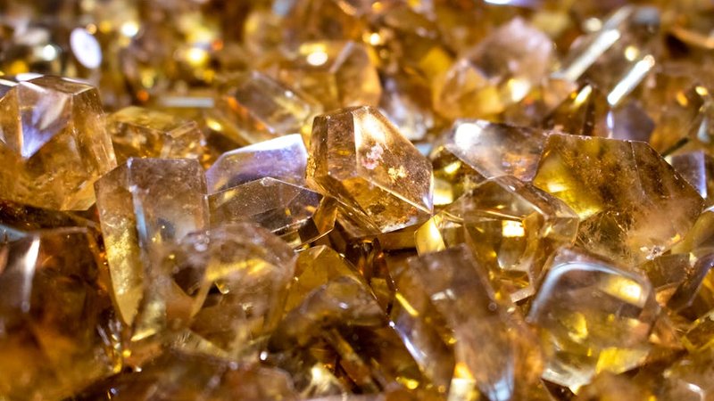 Citrine Crystal Meaning: Properties, Healing Uses, and How to Use It