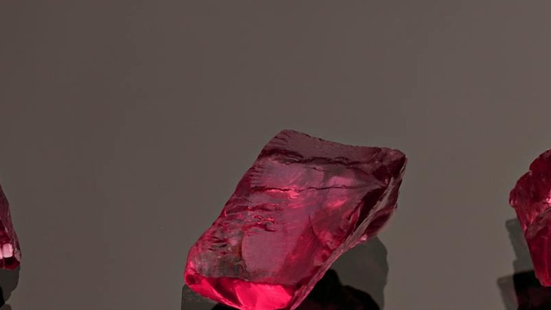 Garnet Stone Meaning, Healing Properties, and Complete Crystal Guide