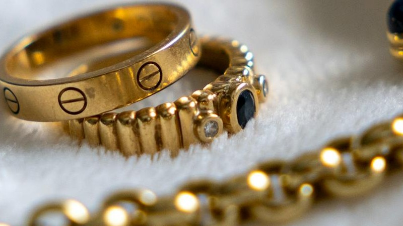 How to Clean Gold Jewelry: A Complete Guide to Keeping Your Pieces Shining