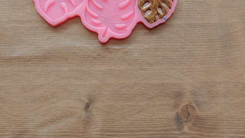 How to Make Resin Jewelry at Home: Essential Supplies and Techniques