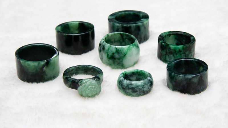 Jade: The Complete Guide to the Stone of Harmony and Wisdom