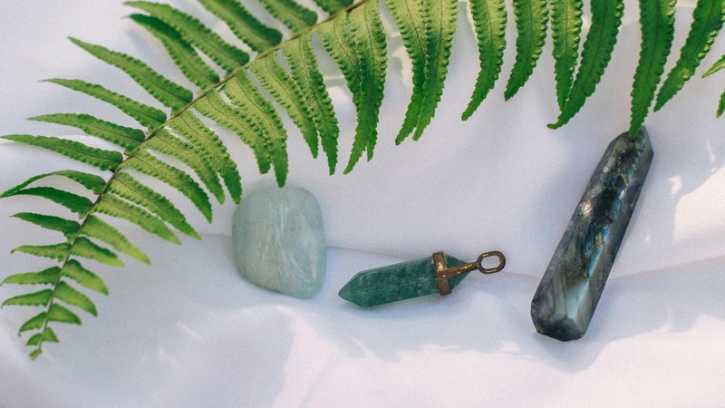 Labradorite: The Complete Guide to the Stone of Magic and Transformation