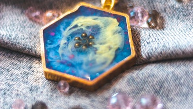 Resin Art Jewelry Projects: 5 Intermediate-Level Creations