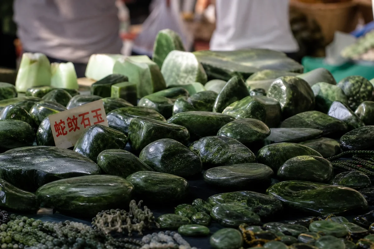 Serpentine Gets Sold as Jade Every Day (Here Is