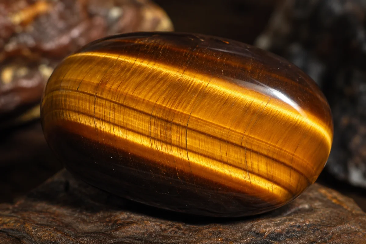 Tiger's Eye Chatoyancy: Unveiling the Optical