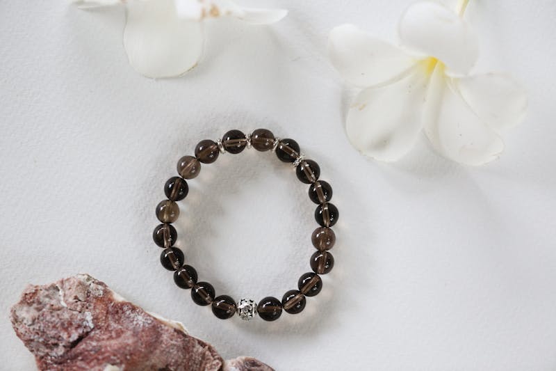 Hematite bracelet: the heavy stone people use for grounding