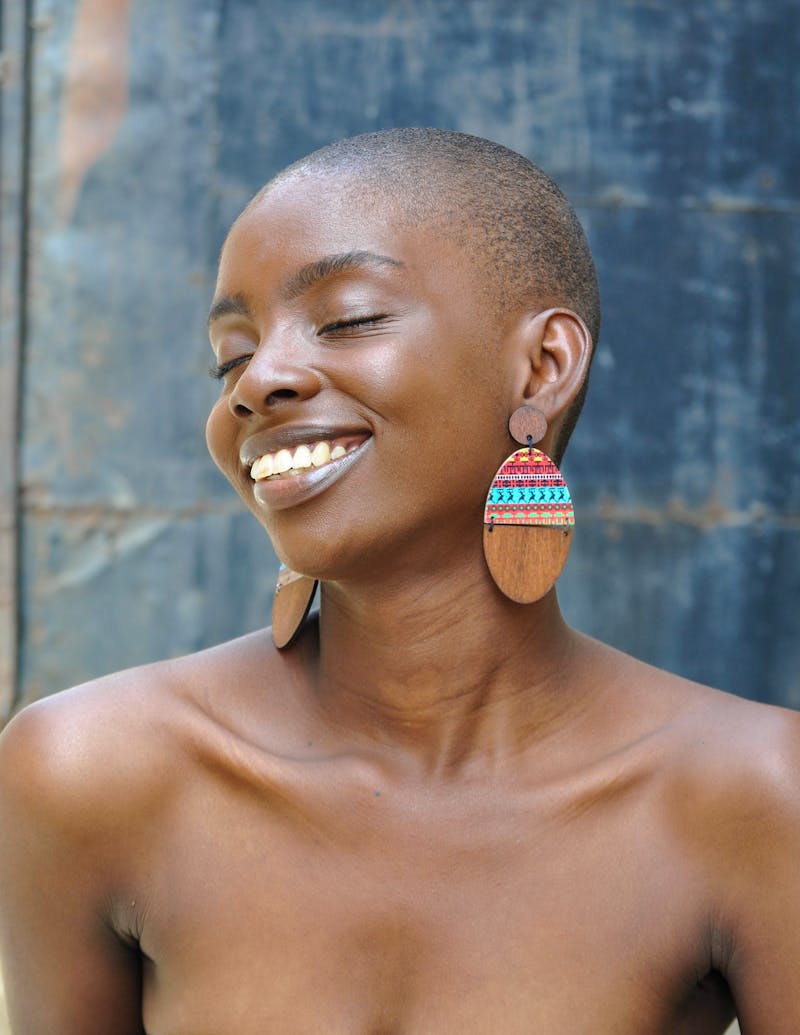 Statement Earrings: How to Wear Bold Earrings Without Overwhelming Your Face