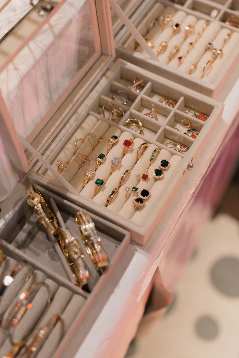 Jewelry Box vs Jewelry Organizer: Which One Actually Keeps Things Tidy