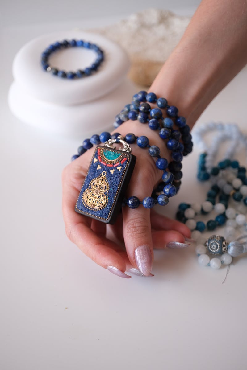Lapis lazuli bracelet: the stone that built empires