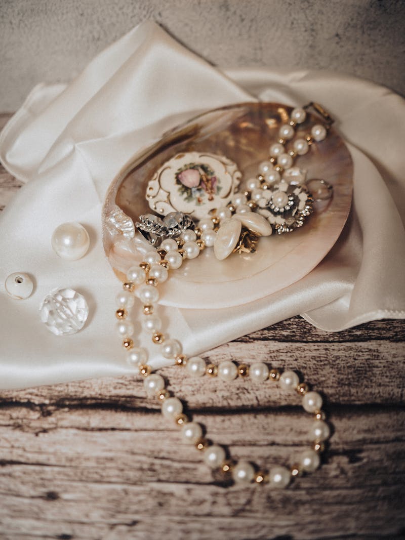 How to sell unwanted jewelry: online vs in person vs pawn shops