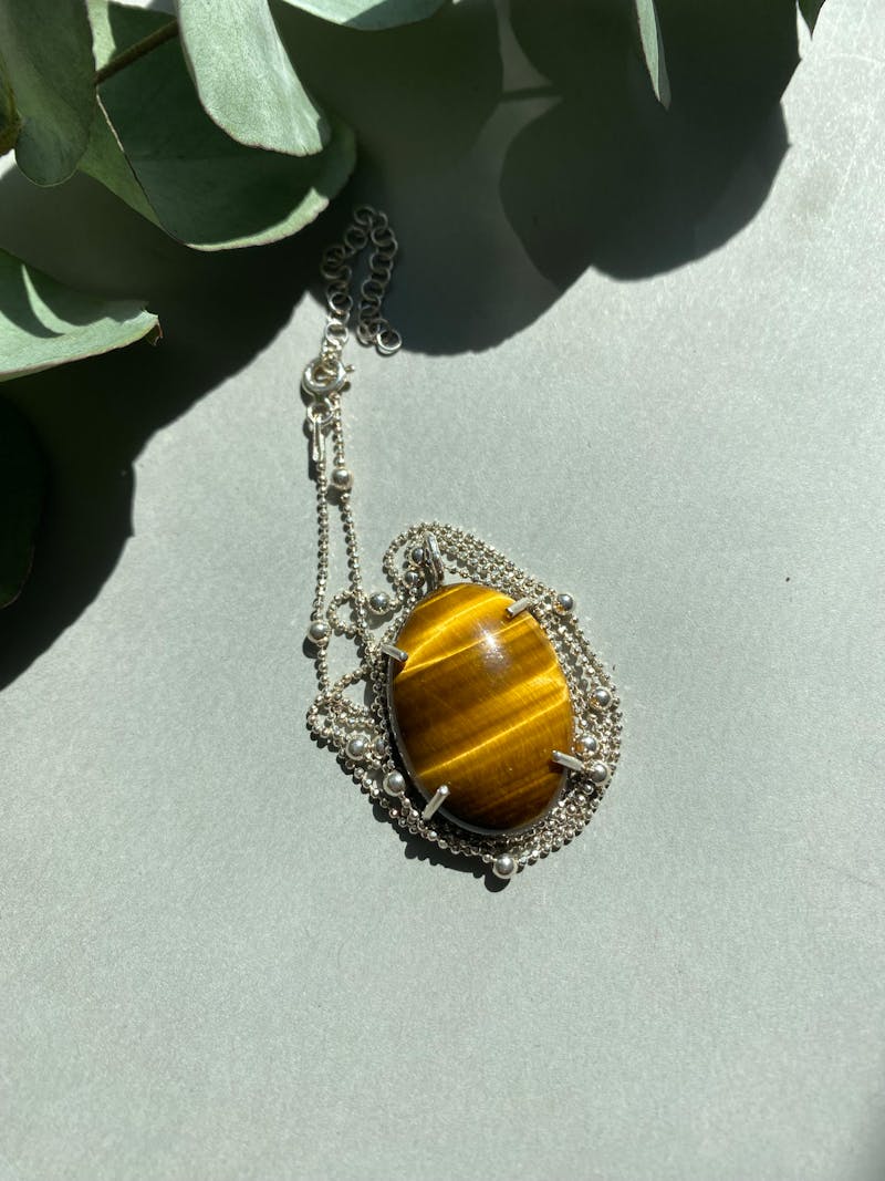 What is tigers eye? 6 questions people actually ask about this golden stone
