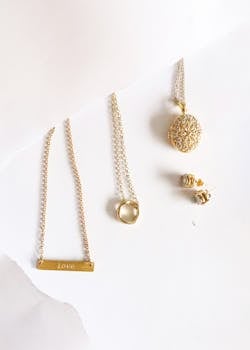 How to build a crystal jewelry capsule collection
