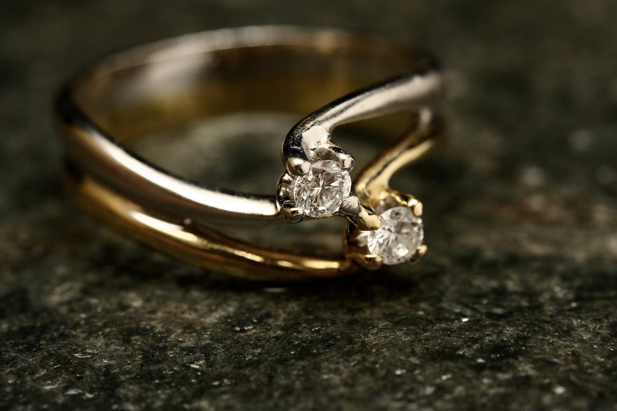 Crystal Gifts by Age: What to Give Everyone from Toddlers to Grandparents