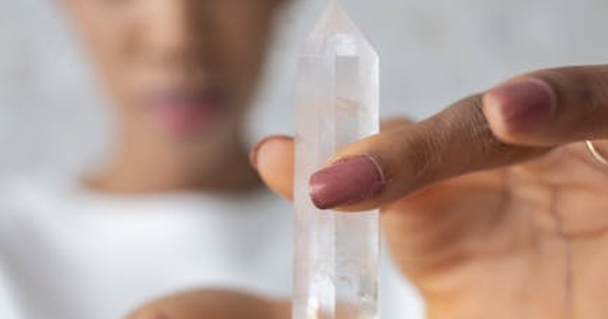 Crystal Meditation for Beginners: An Honest Take After One Month of Practice