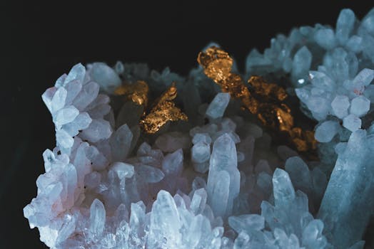 What Is Fluorescence in Minerals (and Why Some Glow Under UV Light)