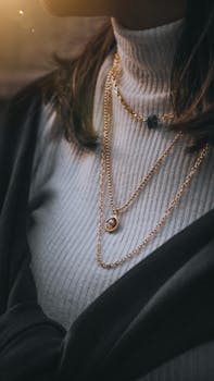 How to layer necklaces without it looking like a mess