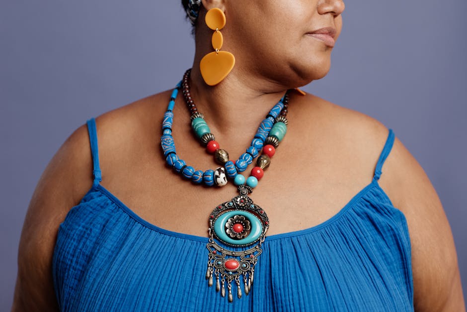 Best Jewelry for Round Face Shapes: What Flatters and What Doesn't