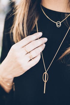 Minimalist Crystal Jewelry: Less Is More (But Still Meaningful)