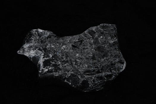 Obsidian in Mesoamerican Culture: Weapons, Mirrors, and Surgery