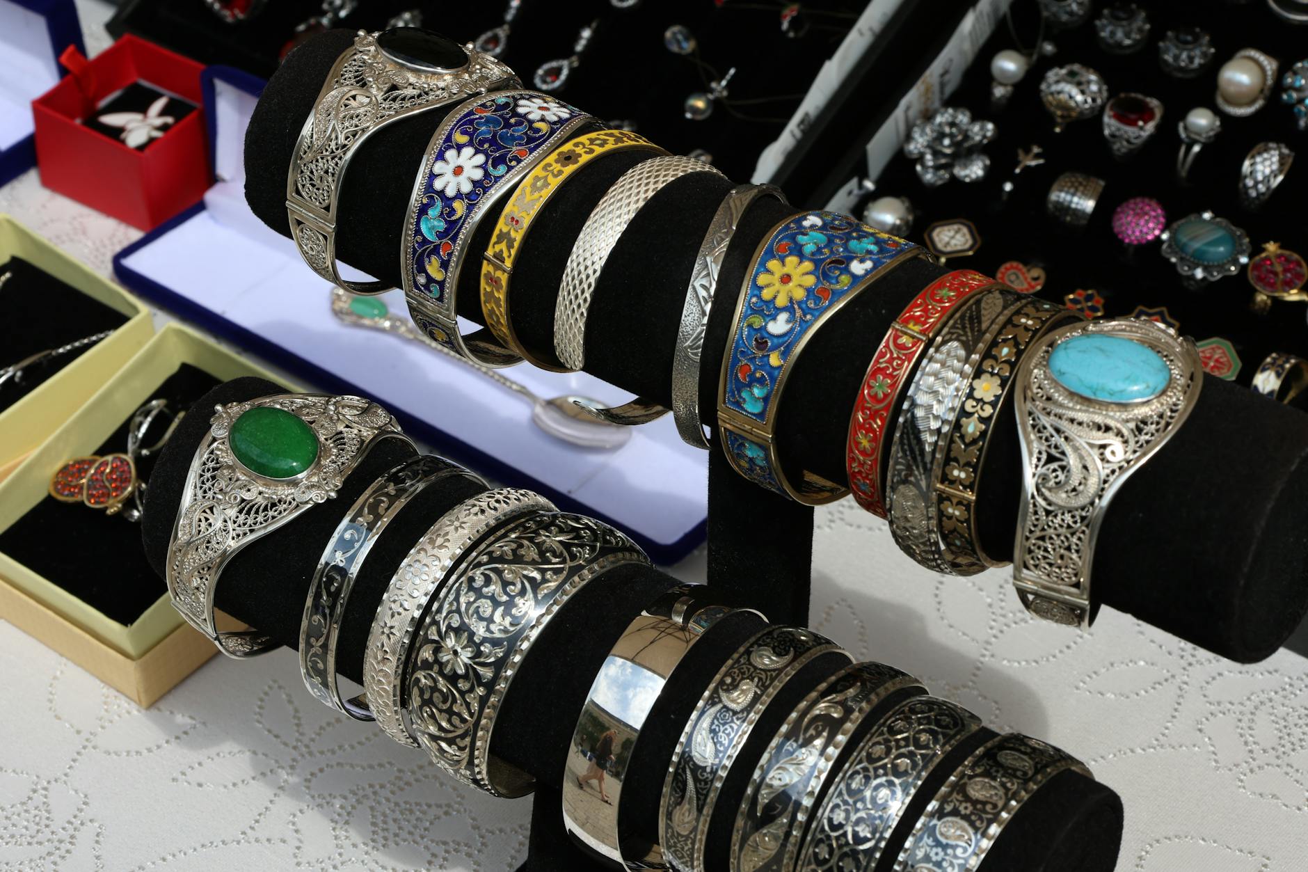 Tarnish on silver jewelry explained: why it happens and how to reverse it