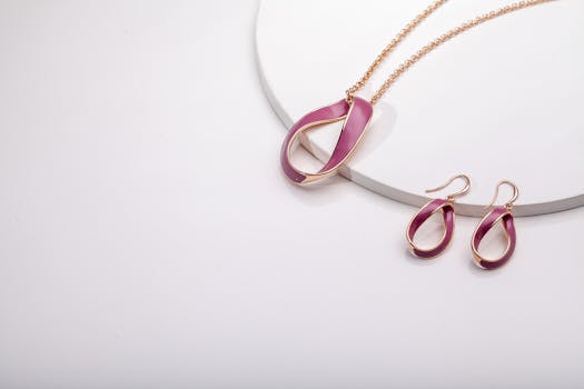 How to write product descriptions that sell crystals (with examples)